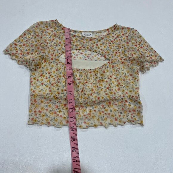 Le Lis Floral Mesh Crop Top Sheer Ruffle Hem Women’s Size Small - Picture 5 of 6
